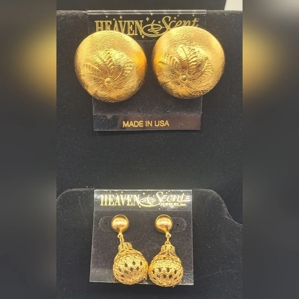 Heaven Scent Jewelry Collection 2 Pairs of Earrings (Gold Sphere)
